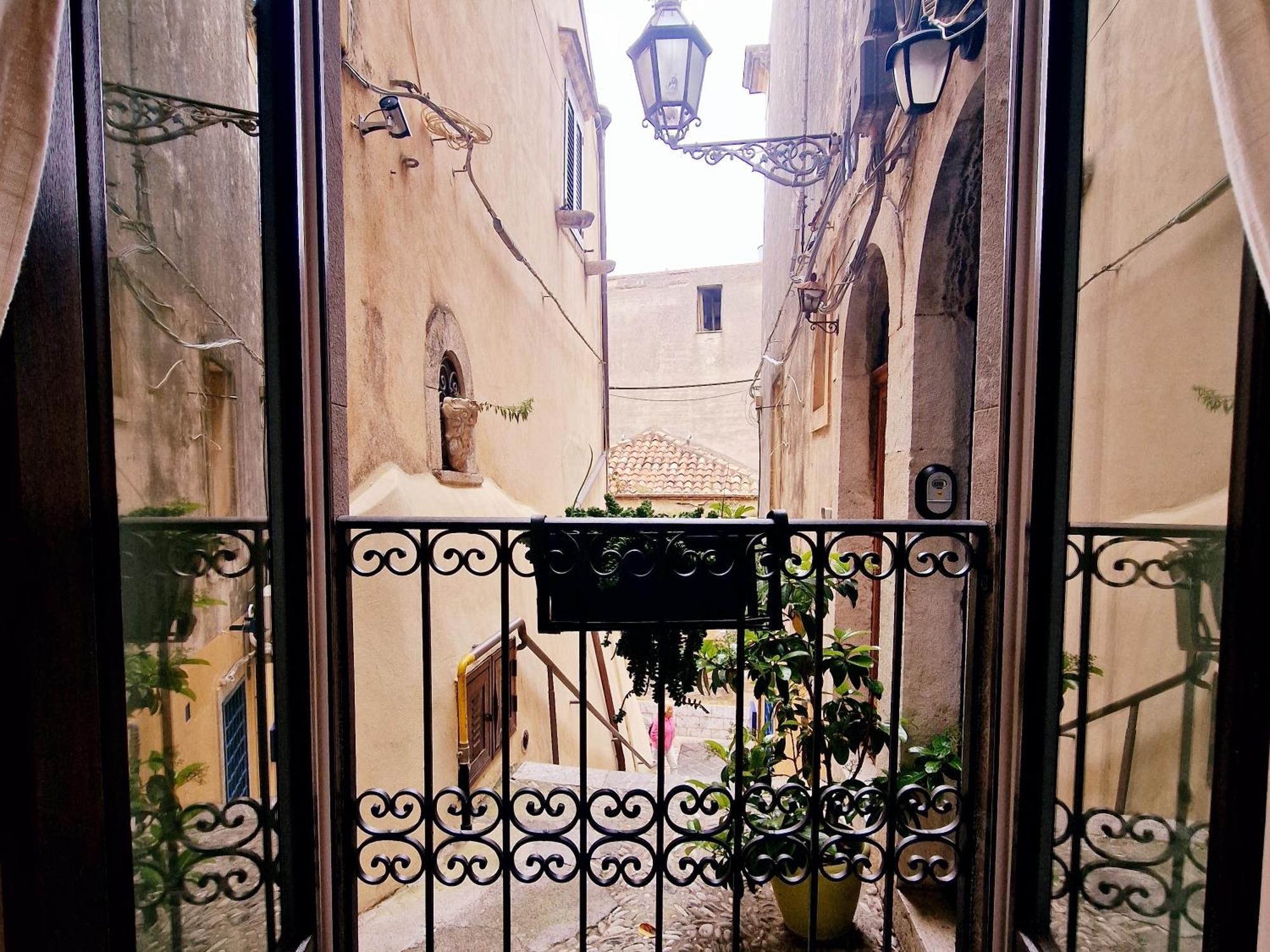 فيلا Donna Rosa - Main Avenue تاورمينا المظهر الخارجي الصورة